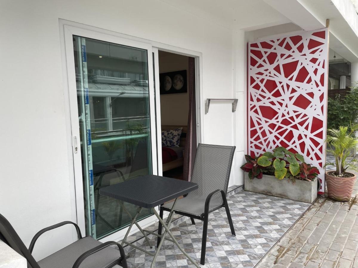 Inn Dulgence Patong Exterior foto
