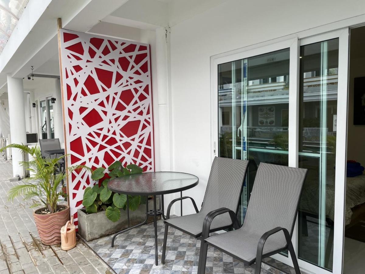 Inn Dulgence Patong Exterior foto