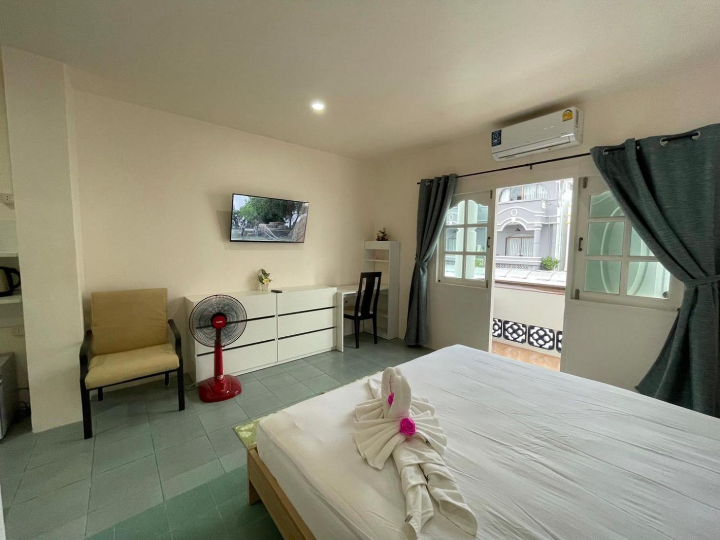 Inn Dulgence Patong Exterior foto